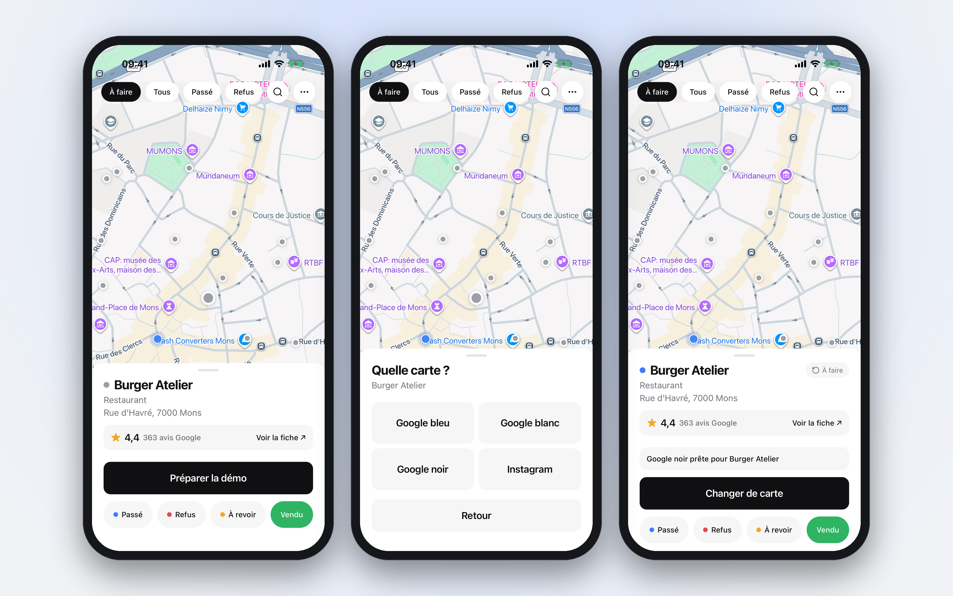 Trois iPhone montrent la fiche d'un commerce avec sa note Google, le choix entre quatre modèles de carte, puis la confirmation que la carte Google noir est prête.